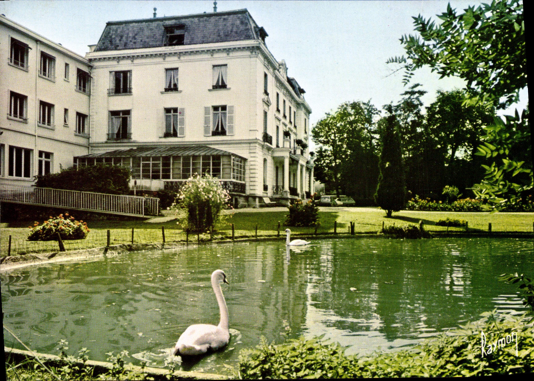 CPSM Clinique ADCRO les Charmilles rue du Colonel Fabien Valenton 