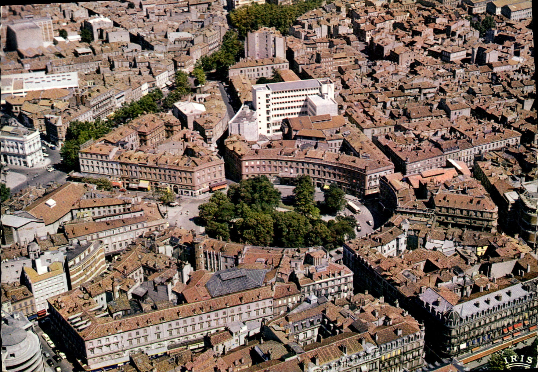 Vue aérienne de Toulouse — Cité des Violettes — Éditions Mexichrome