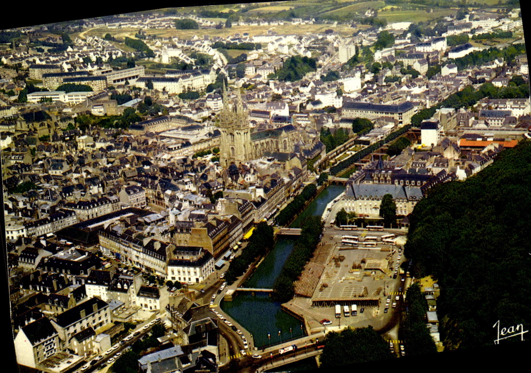 CPSM La Bretagne Quimper Finistere Sud vue generale la Riviere L'Odet et la cathedrale Saint Corenti