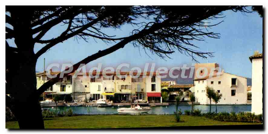 CPSM La Cote d'Azur Varoise port Grimaud Var l'Ile des Pins Concu par Francois Spoerry ce village si