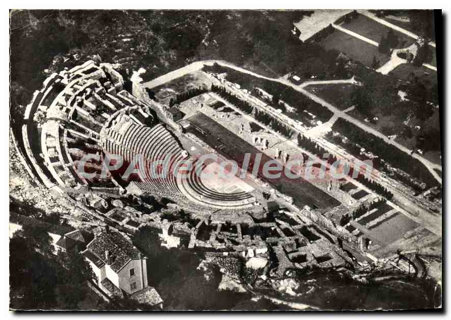 CPSM Lyon vue aerienne sur le Theatre Romain de Fourviere 