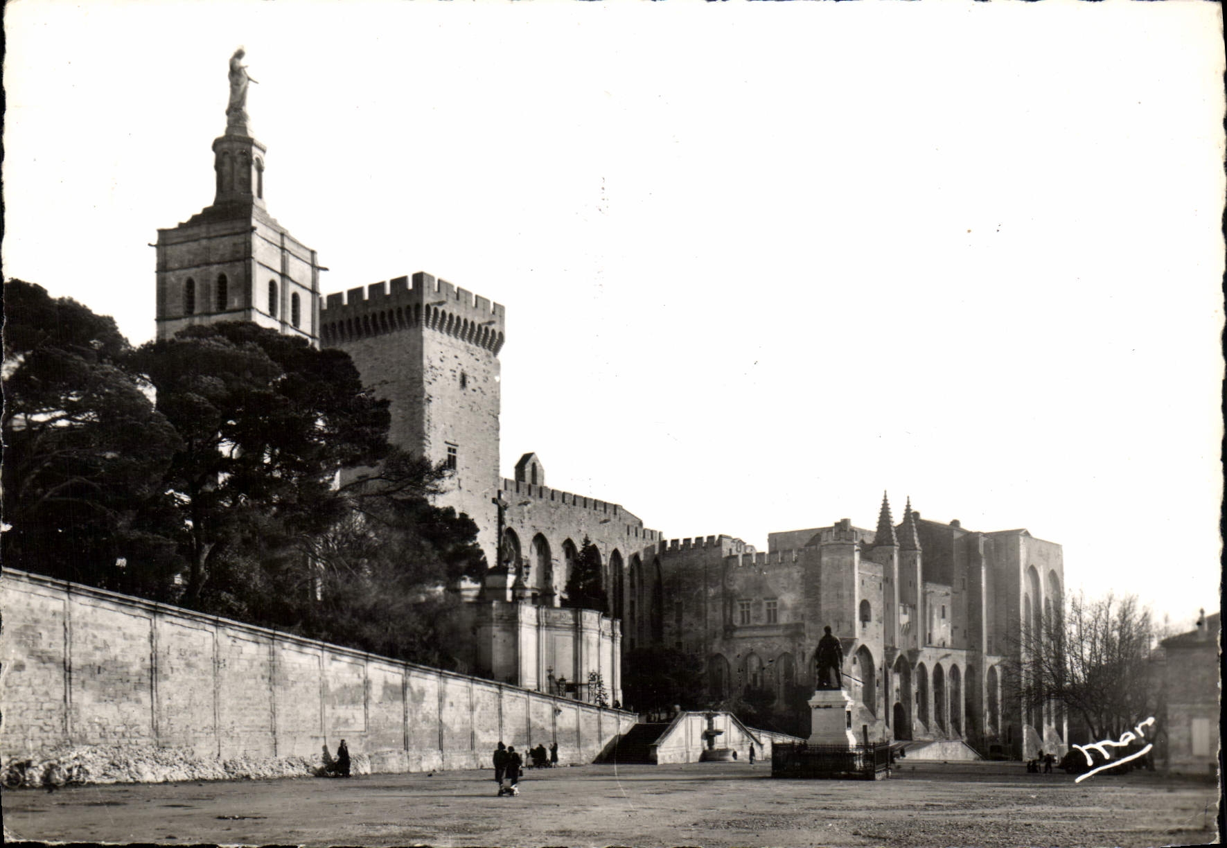 Palais des Papes et Tour de l'Horloge — Avignon — Les Impr. Mar