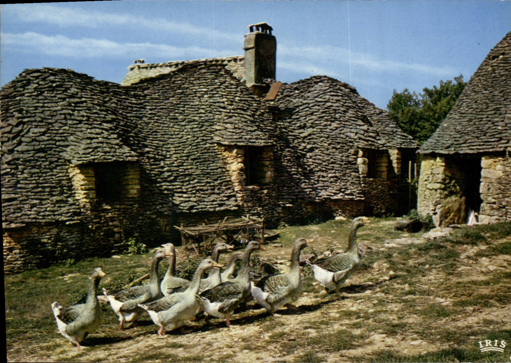 Les Bories — Cabanes de pierres sèches — Éditions Modernes « Théojac », Limoges