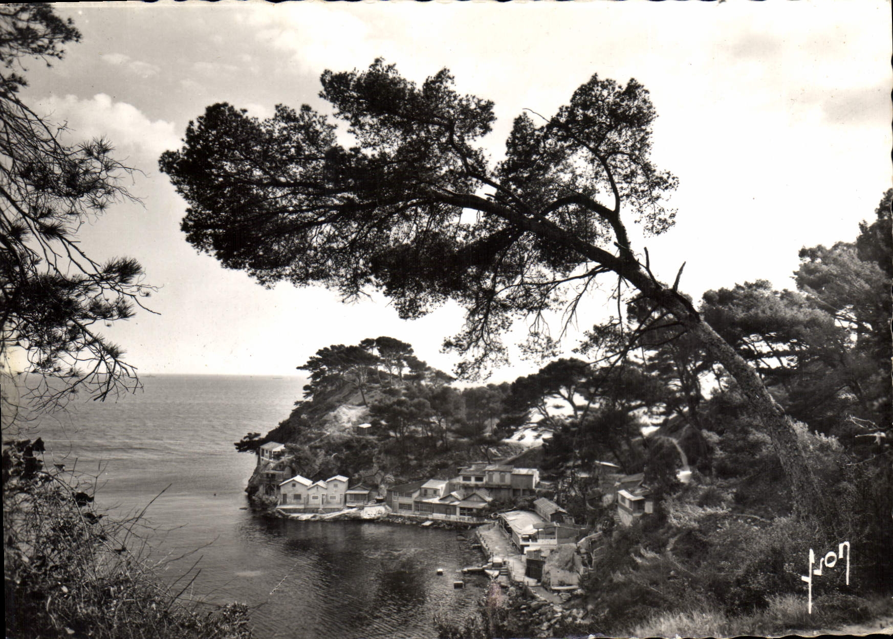 Le Cap Brun - Port Magaud — vue côtière — Atelier d'Asron