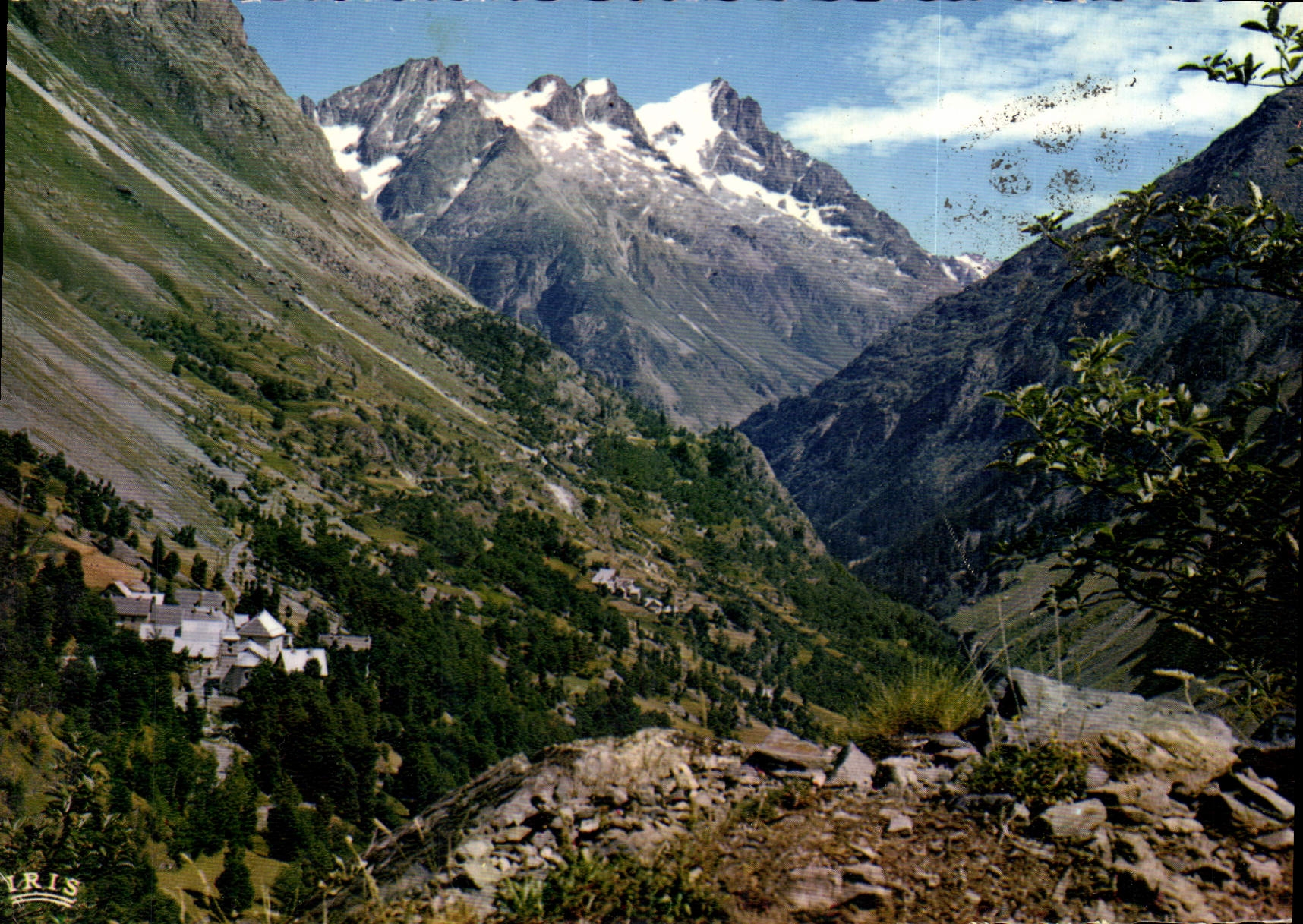 CPSM Saint Christophe en oisans Vue du village et le Massil des Fetoules 