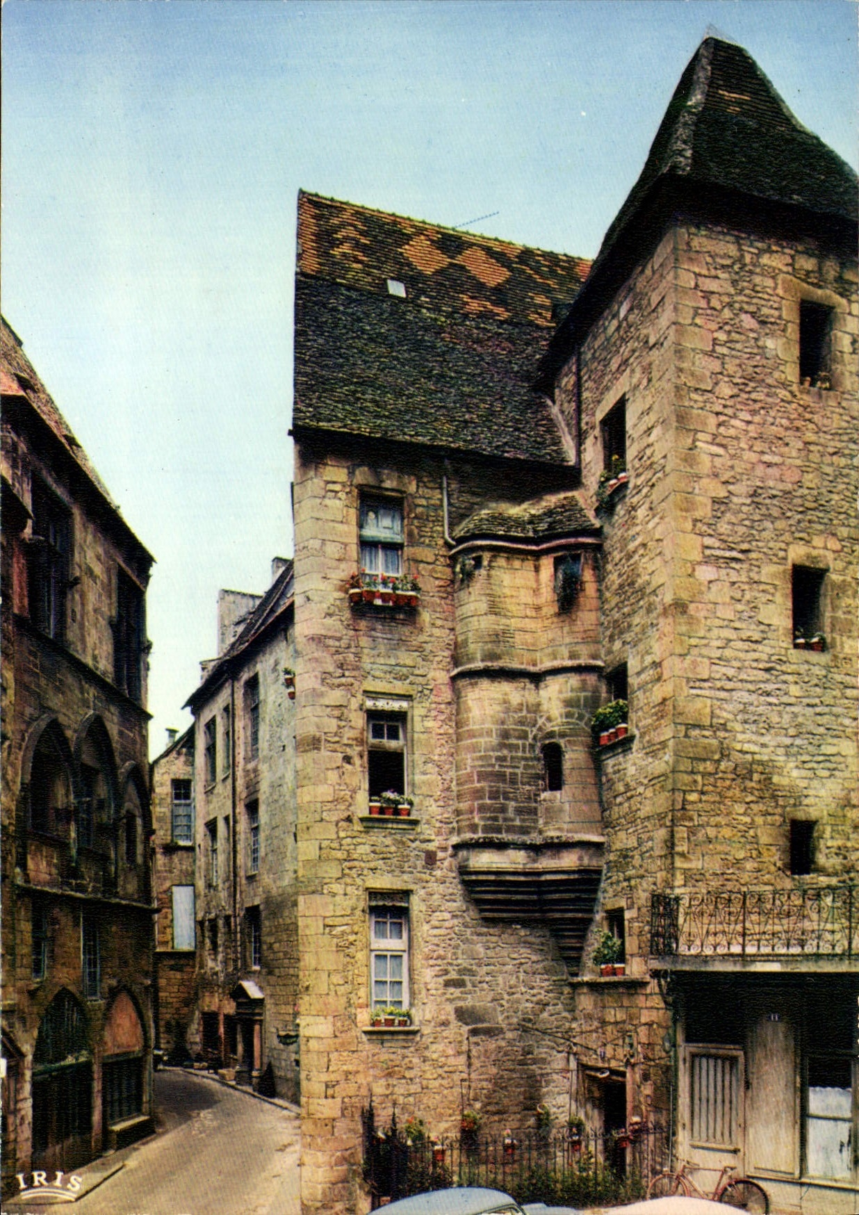 Sarlat (Dordogne) — Hotel Plamon, 14. Jahrhundert — Verlag IRIS, Nr. 22