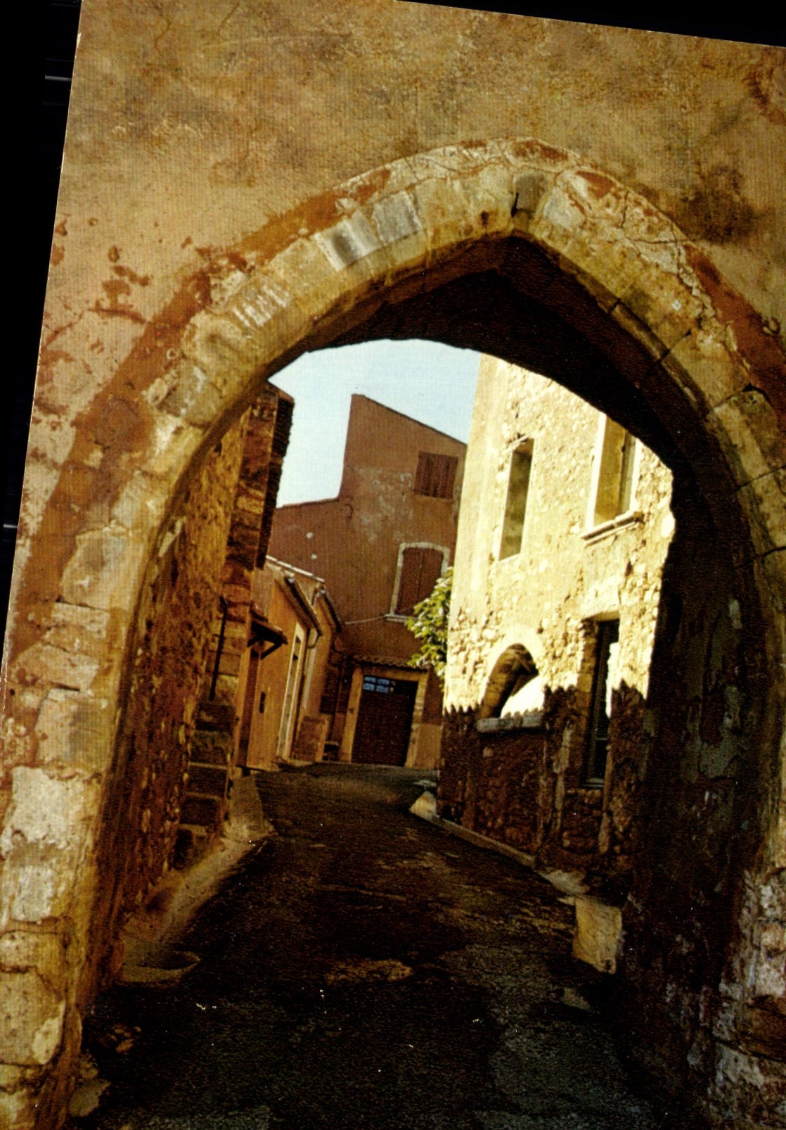 Roussillon (Vaucluse) — Rue du Village — Éditions LA CIGOGNE