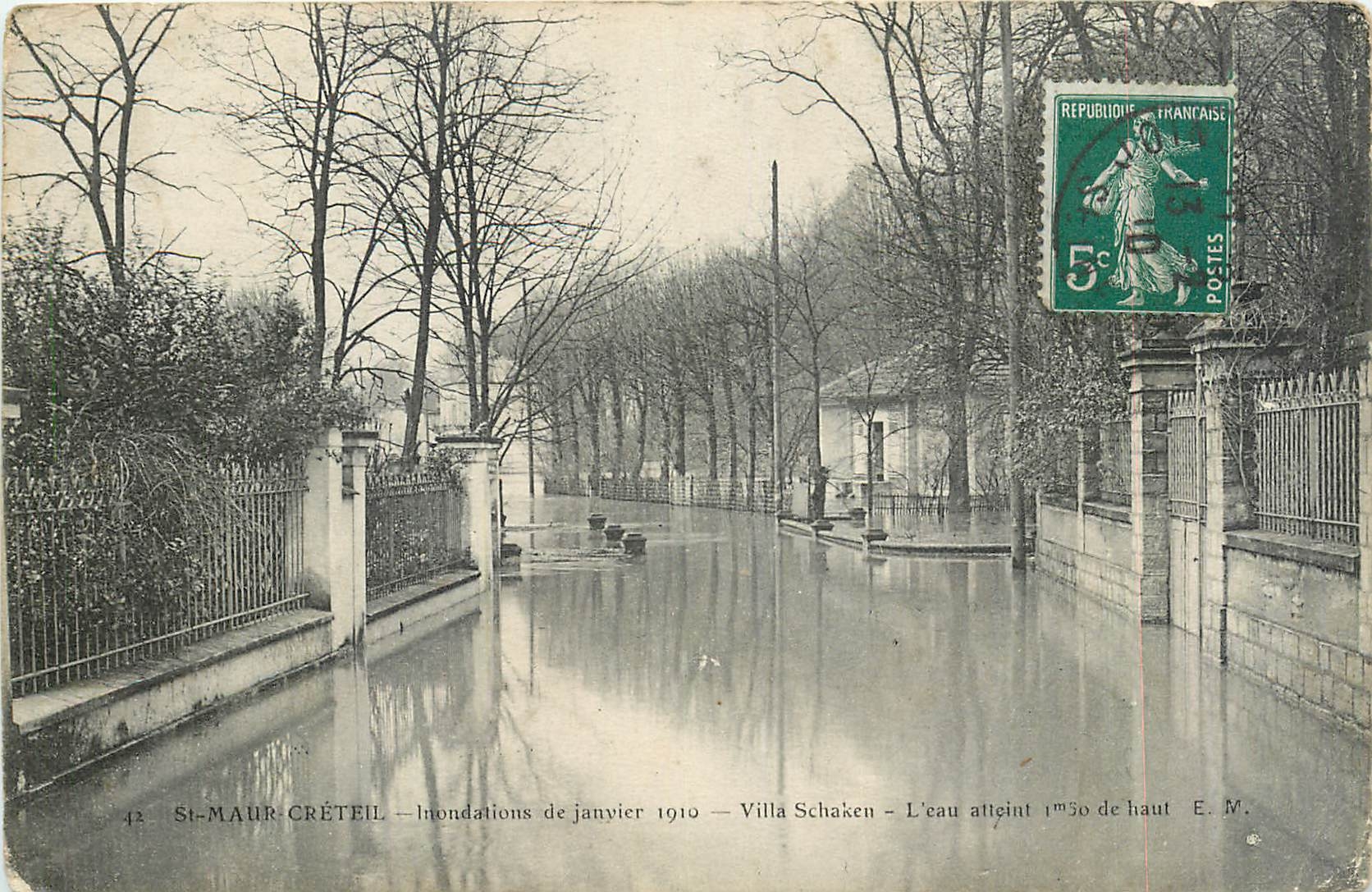 St-MAUR CRÉTEIL — Inondations de janvier 1910 — Villa Schaken — L'eau atteint 1m50 de haut