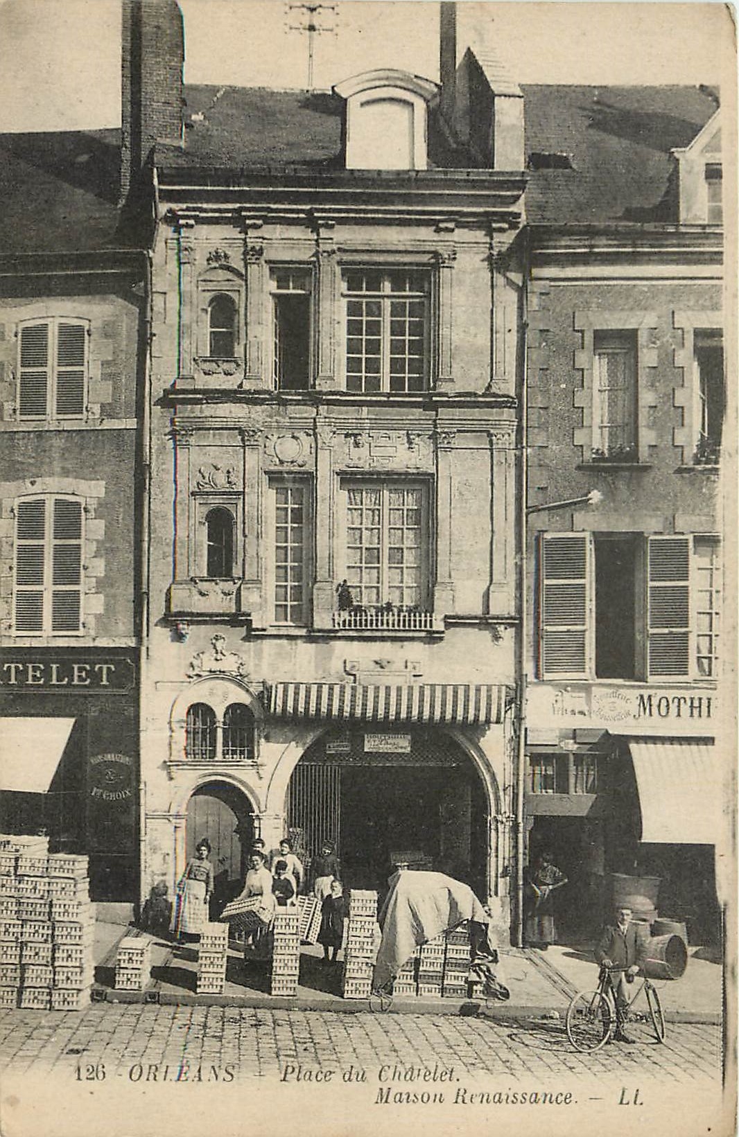 CPA Orleans Place du Chatelet Maison Renaissance