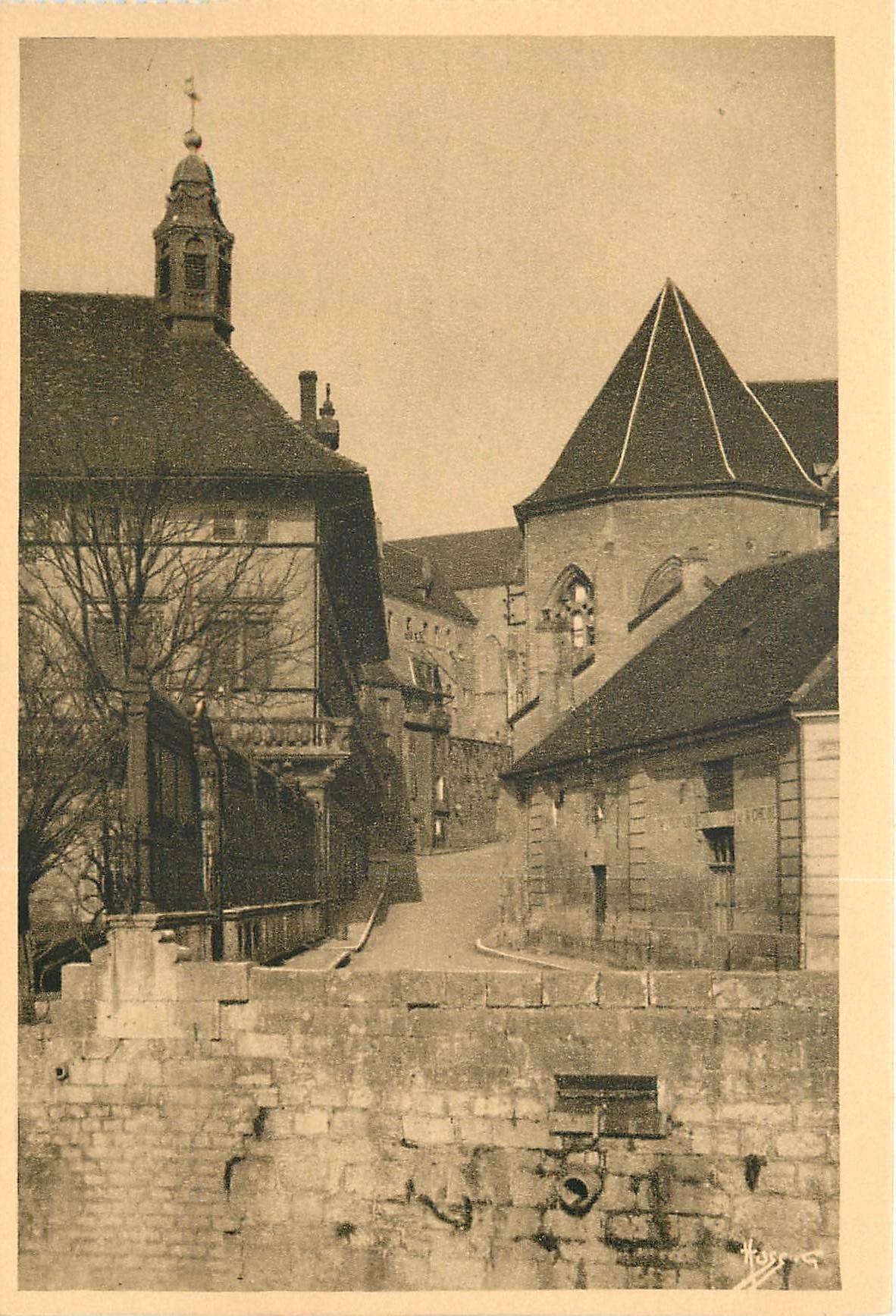 Antieke ansichtkaart Dole Ziekenhuis Pasteur Tussen in de verte oud klooster van de Cordeliers rechts oud klooster van de dames