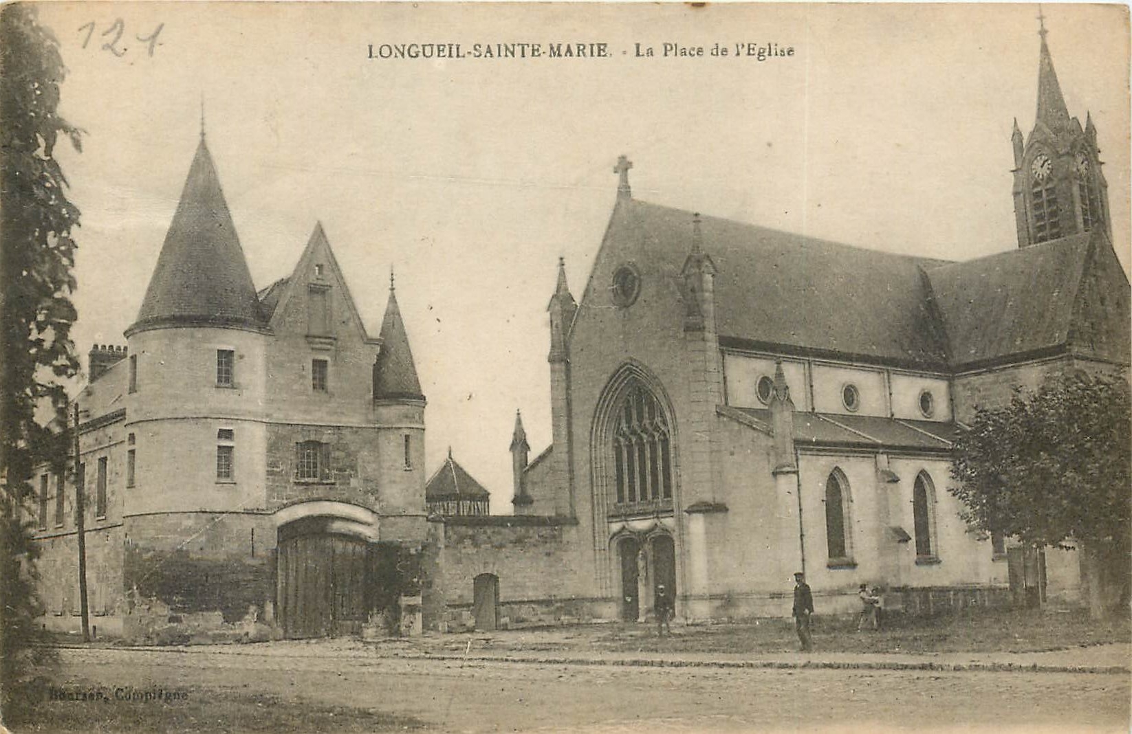 Longueil-Sainte-Marie — The Church Square — Hérasse, Cotonitaine