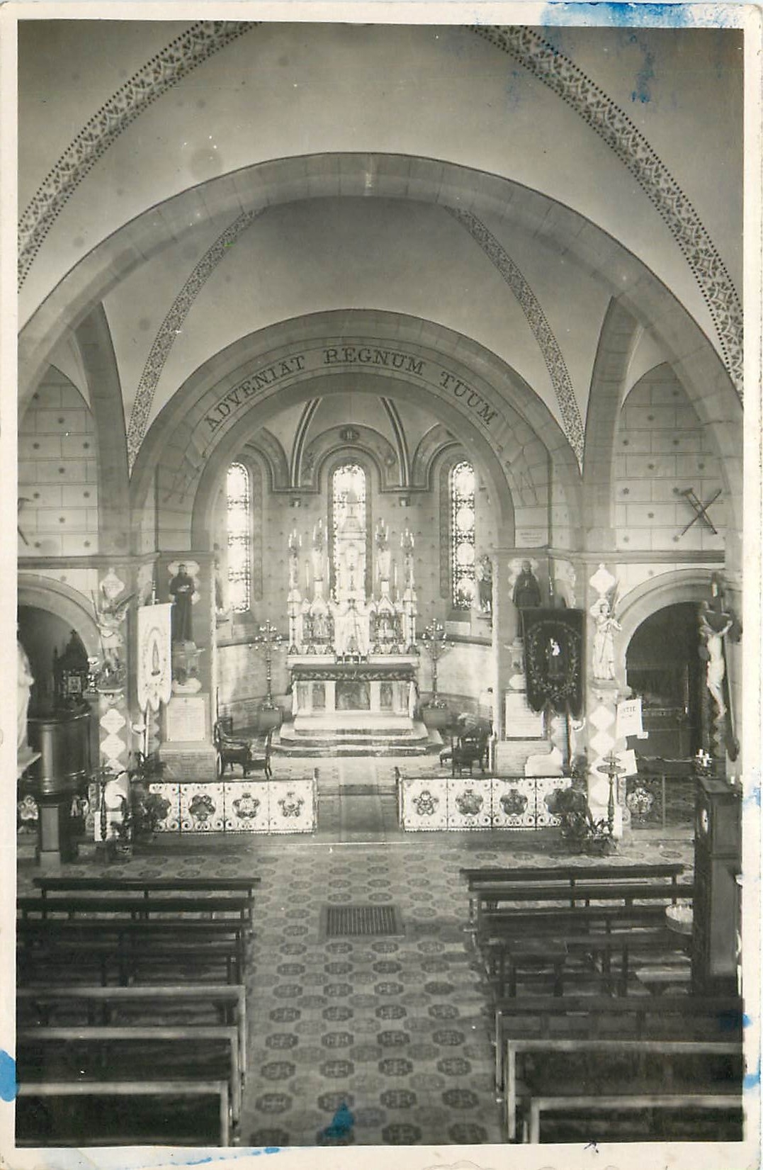 CPA Saint Antoine des Haute Buttes Interieur de l'Eglise
