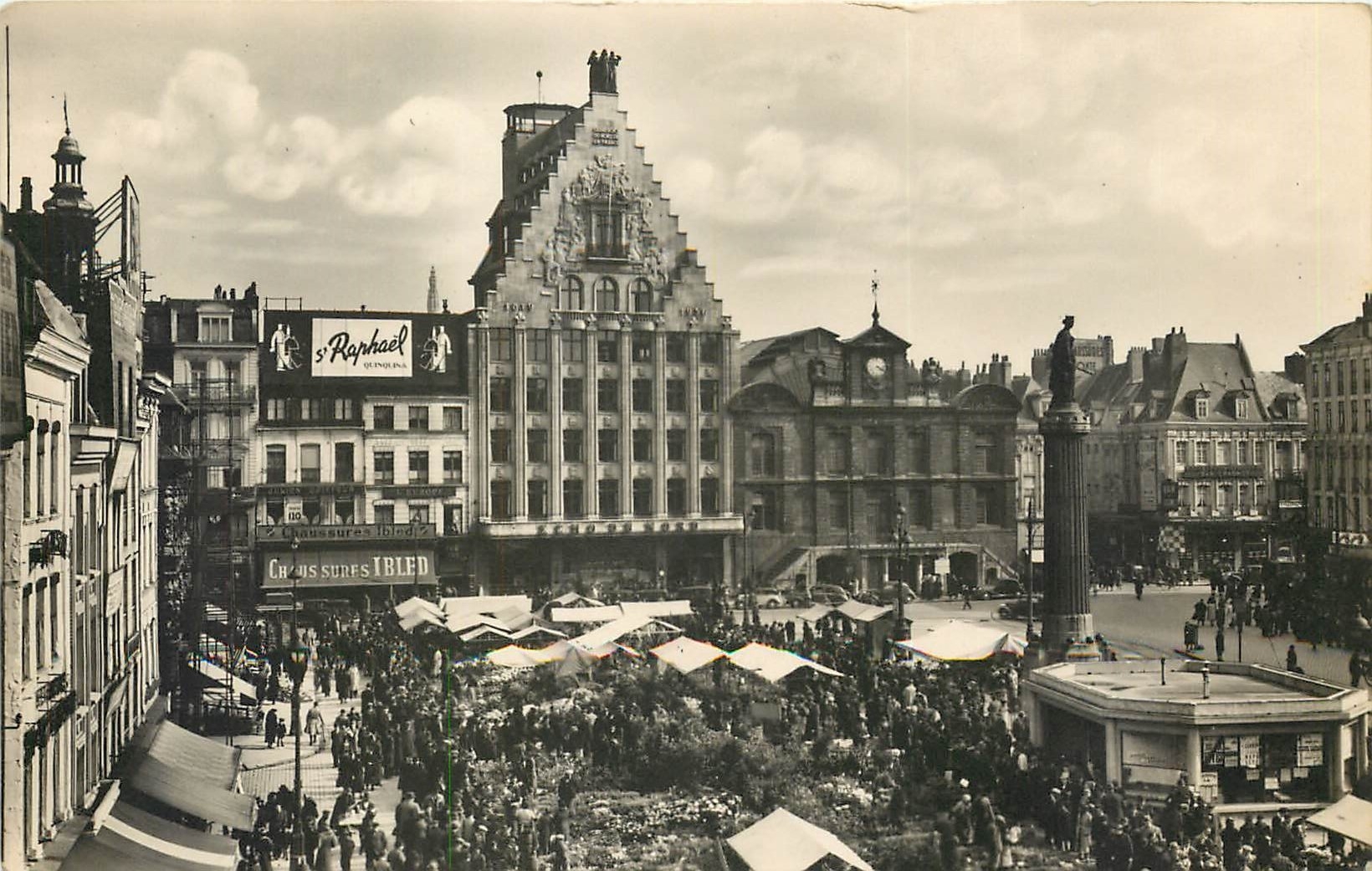 CPA Lille Le Marche aux fleurs Place du General de Gaule