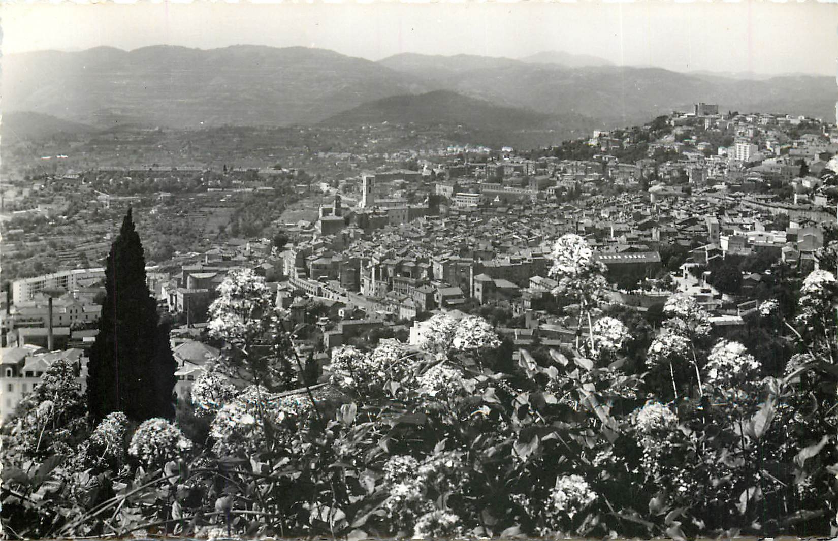 CPA La Cote d'Azur Grasse Vue generale