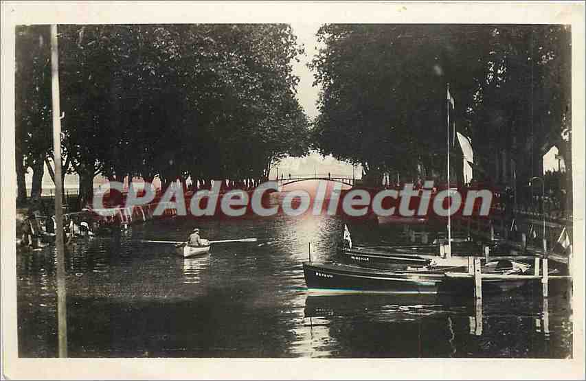 Anney - Canal du Vassé — vue du canal avec un canot et des bateaux — Real-Photo, P. Streaburg - Recto