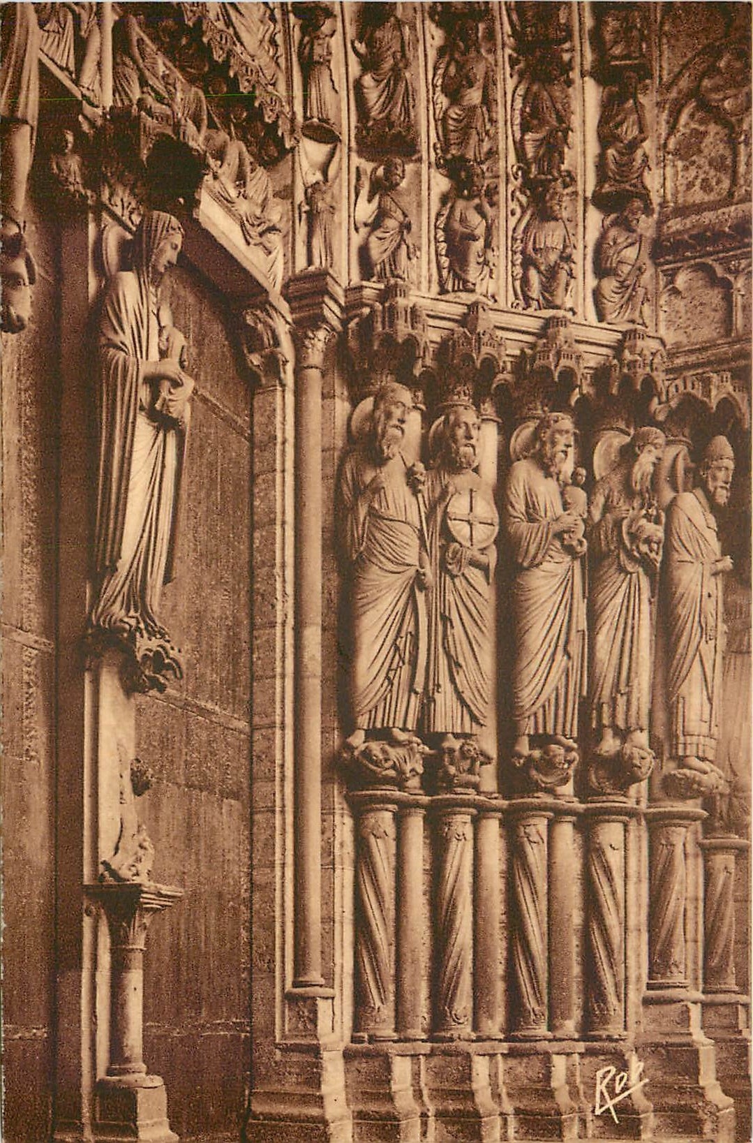 Chartres - Portail Nord (XIIIe s.) au trumeau Ste-Anne, St-Jean-Baptiste avec son agneau