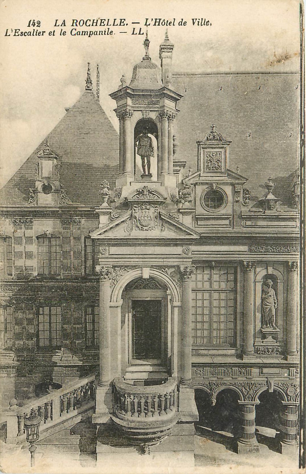 La Rochelle — L'Hôtel de Ville. L'Escalier et le Campanile — LL, n°142