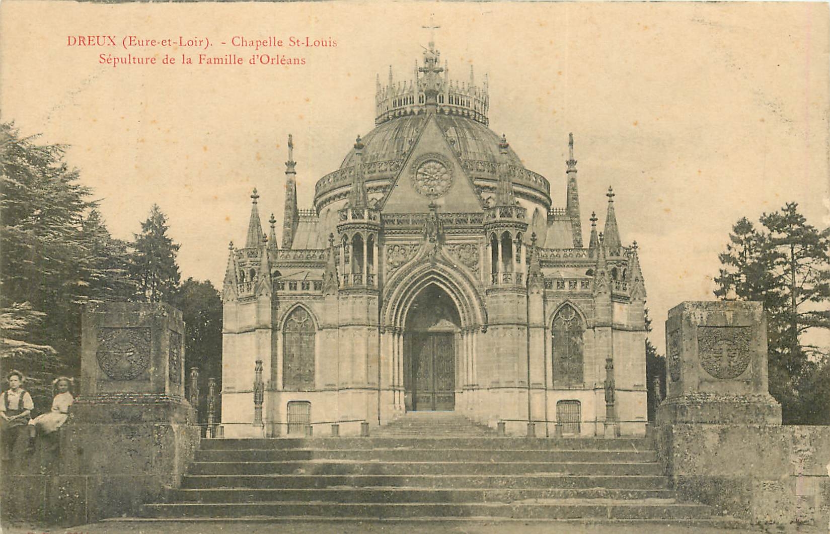Dreux (Eure-et-Loir) - Chapelle Saint-Louis - Sépulture de la Famille d'Orléans