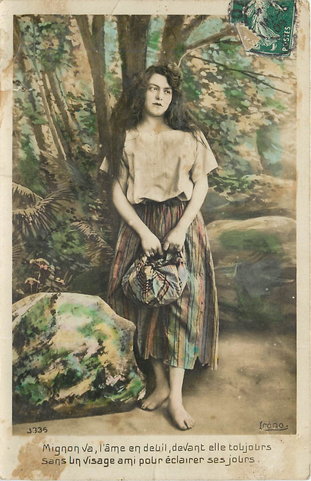 Junge Frau im Wald — Irène, n°3336 — Irène