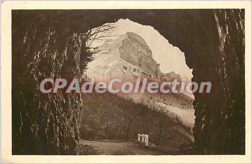 Vue du Tunnel de la Route du St-Pancrace — Sortie du Tunnel et la Dent de Crennes — Collection « Le Dauphiné »