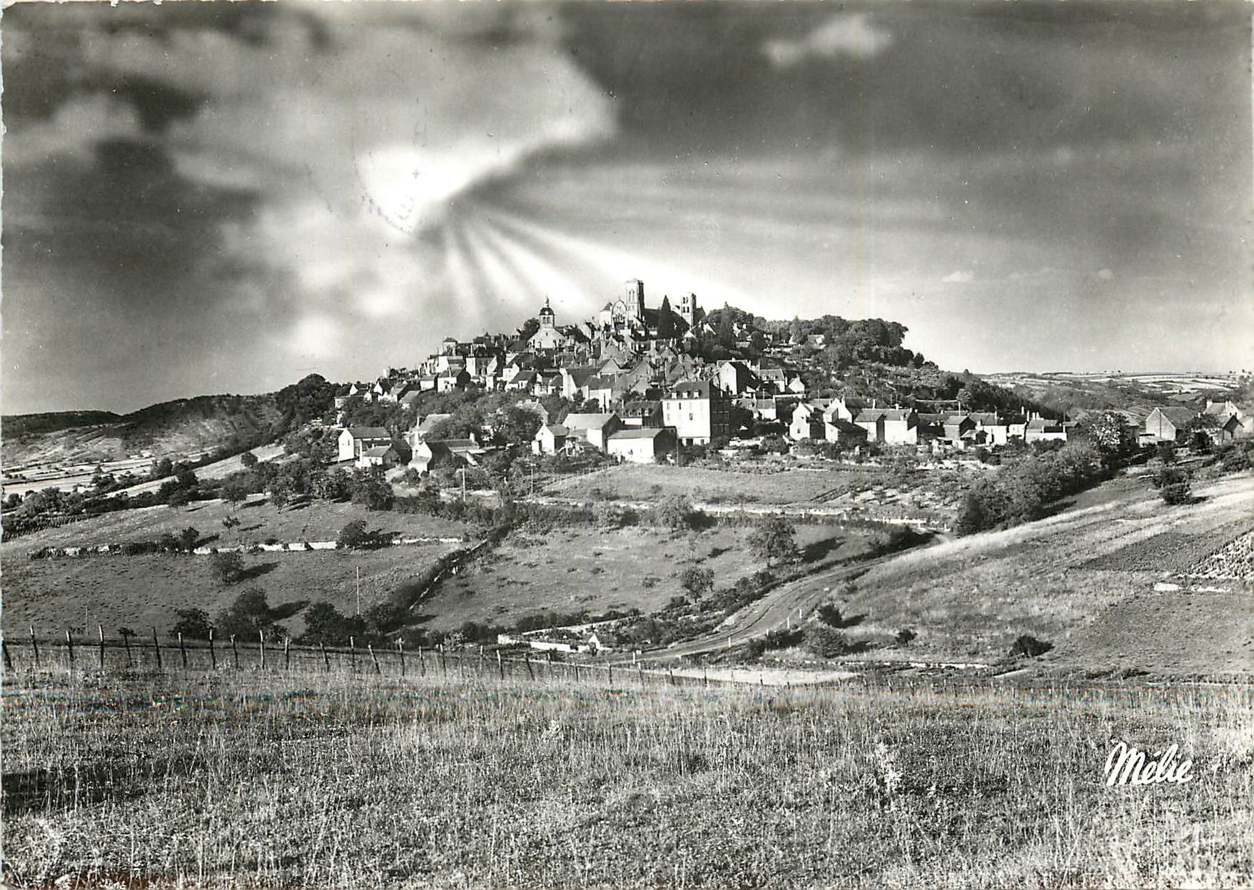 Vézelay — Vue générale — La France Touristique 8933