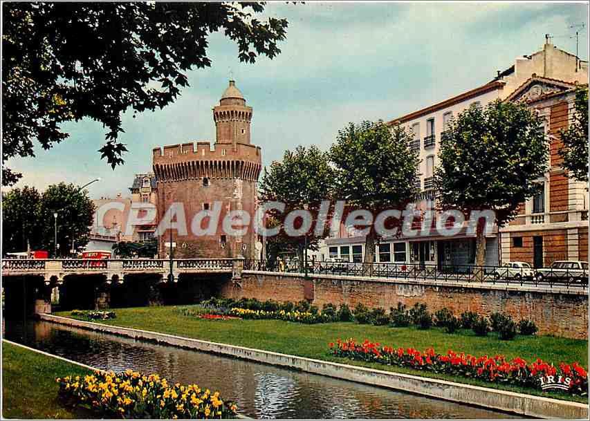 CPSM Perpignan (Pyr Or) Le Castillet (XIVe s) et les quais fleuris de la Basse