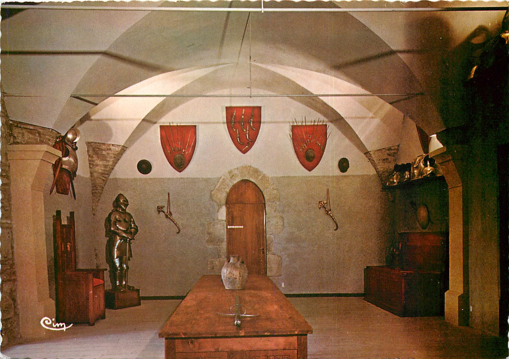 Château Féodal de Chouvigny — Salle d'Armes — CIM