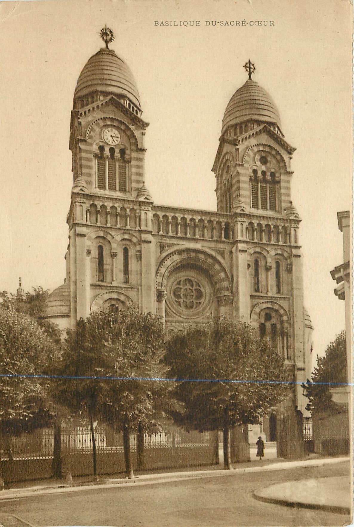 Basilique du Sacré-Cœur — Paris — éditeur non identifié, n° de série non visible