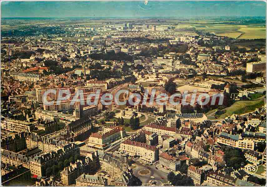 Vue aérienne de Caen — Le Château et le Quartier Sainte-Croix — Éditeur Aptau des Éditeurs, Nantes