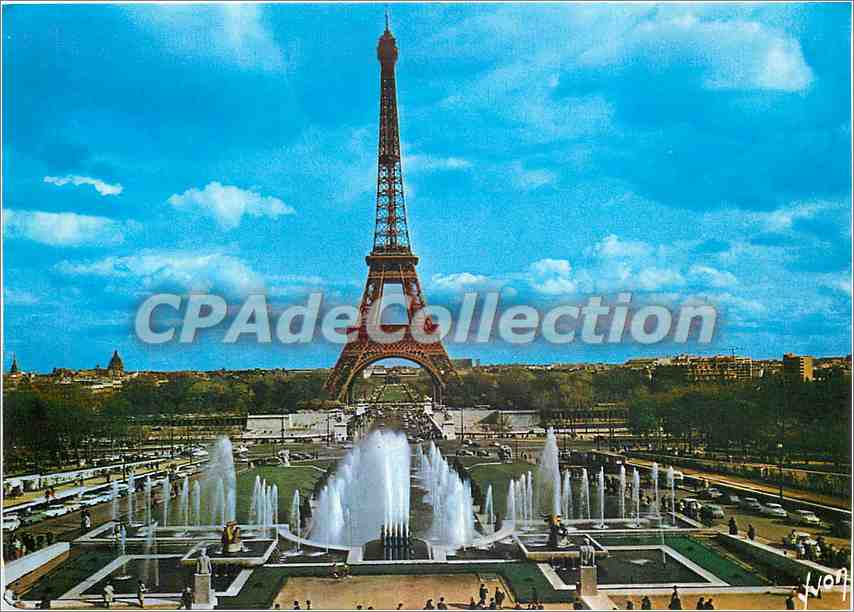 CPSM Paris La Tour Eiffel les jardins du palais de Chaillot et le champ de Mars