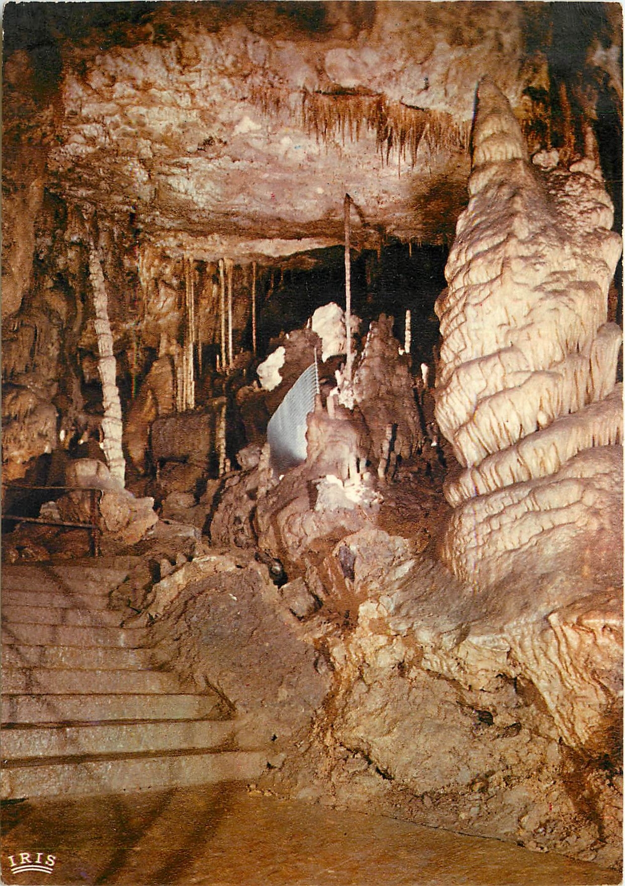Grottes de Han-s/Lesse — La salle du Cataclysme (Nouvelles galeries) — IRIS