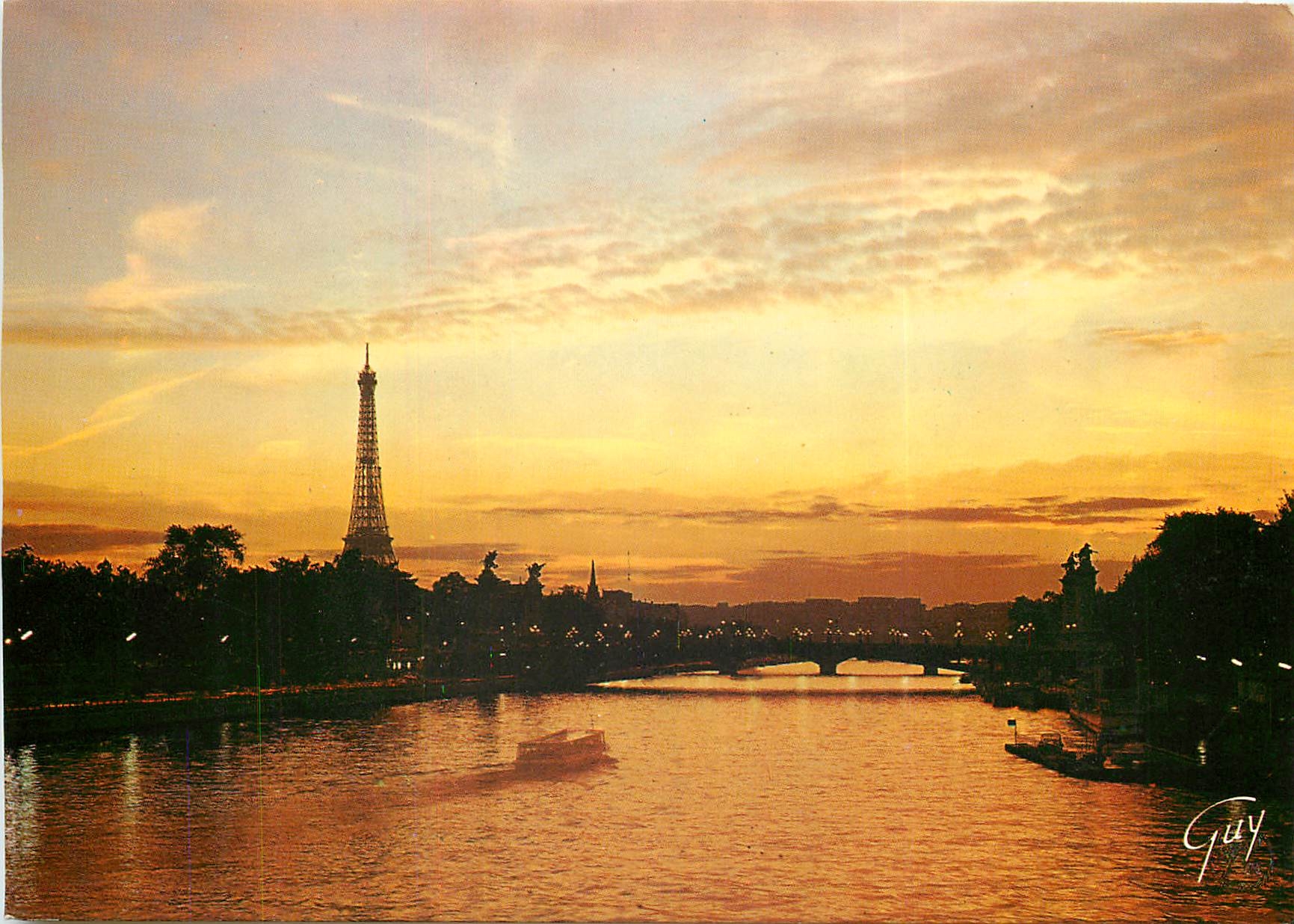 Paris et ses merveilles — Coucher de soleil sur la Seine, le pont Alexandre III et la tour Eiffel — Éditions GUY