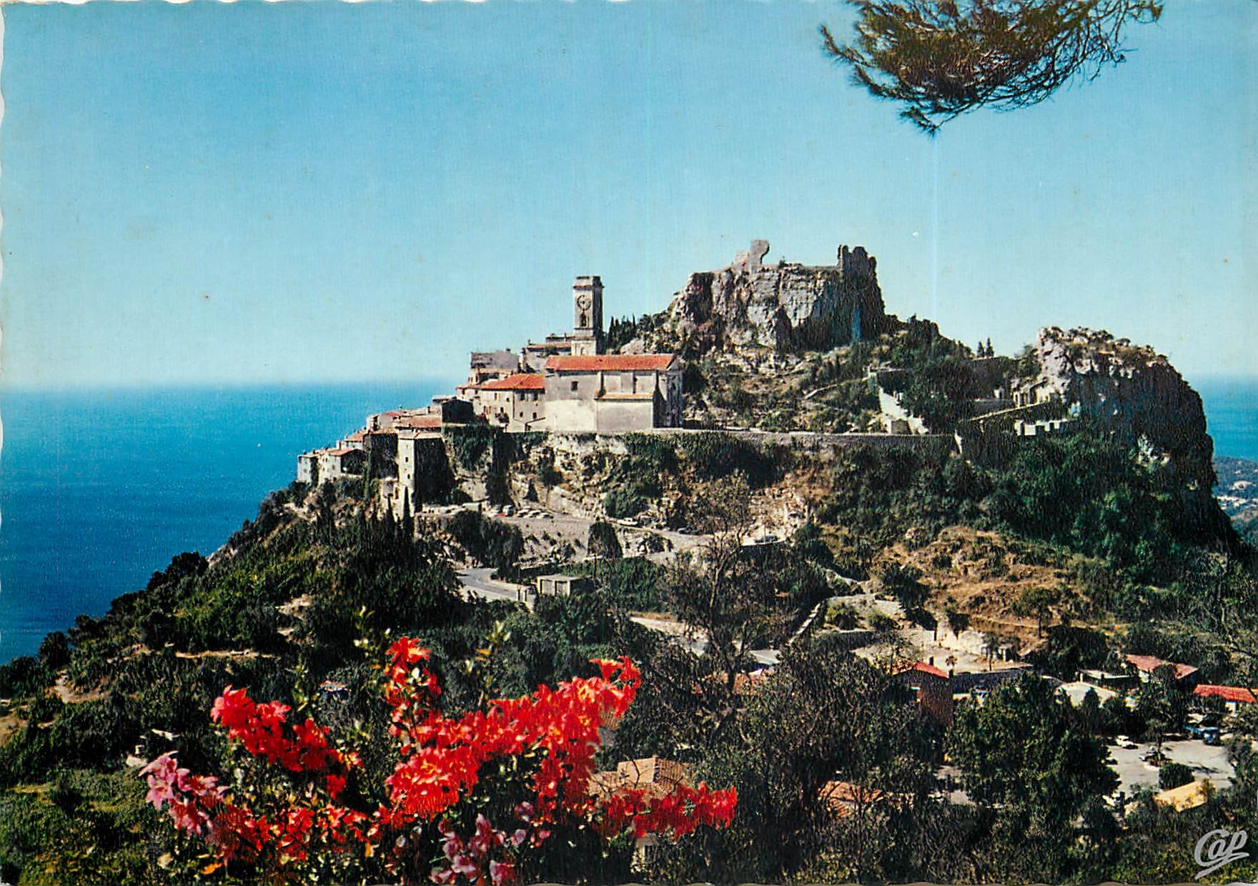 CPSM Cote d'Azur Carrefour Mondial du Tourisme Eze Village 427 d'alt a 10 km de Nice le Vieux bourg 