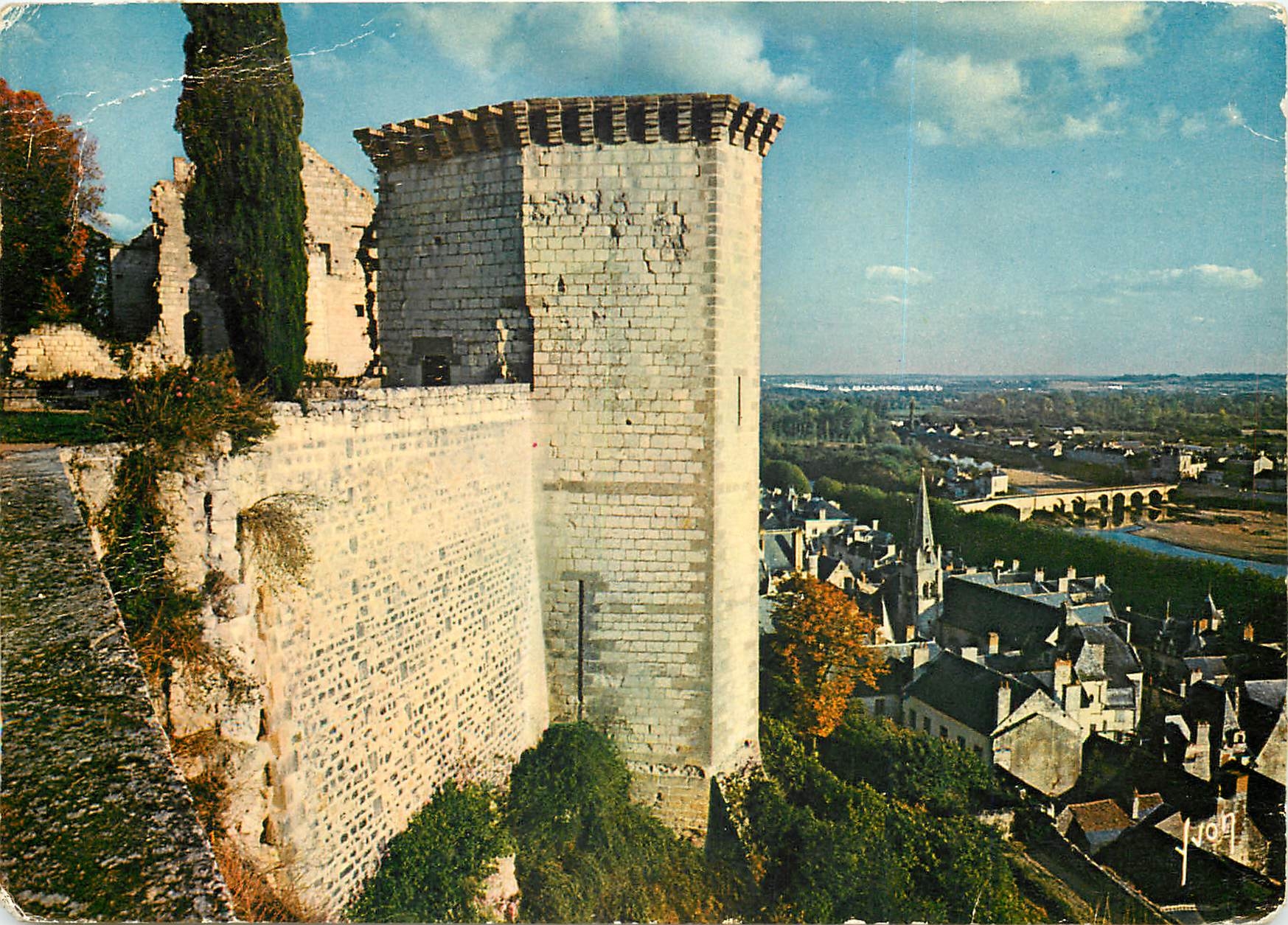 CPSM Val de Loire Chateau de Chinon (I et L) Tour de Boissy et Vallee de la Vienne