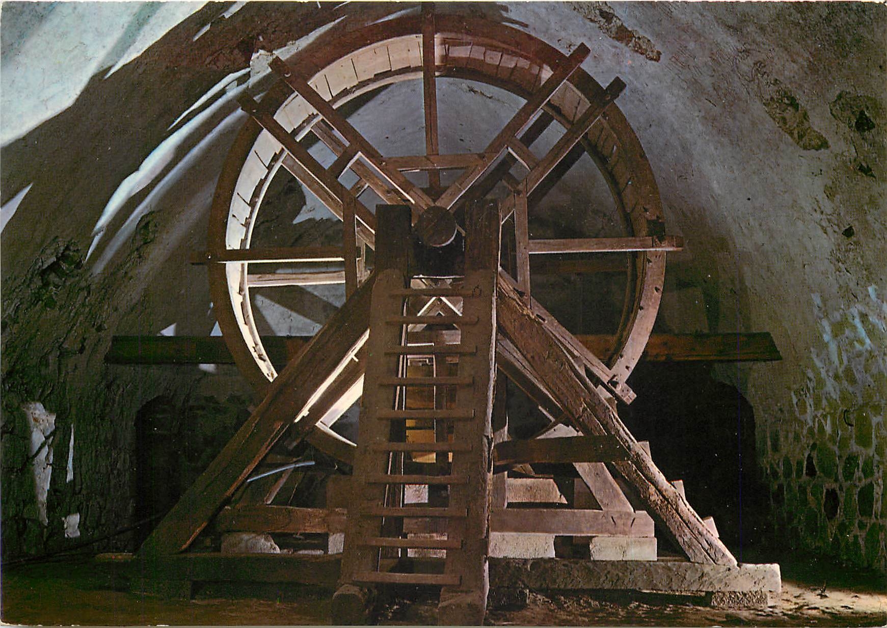 Le Puits des Forcats — Mont-Louis (66210) — Éditions Perignan
