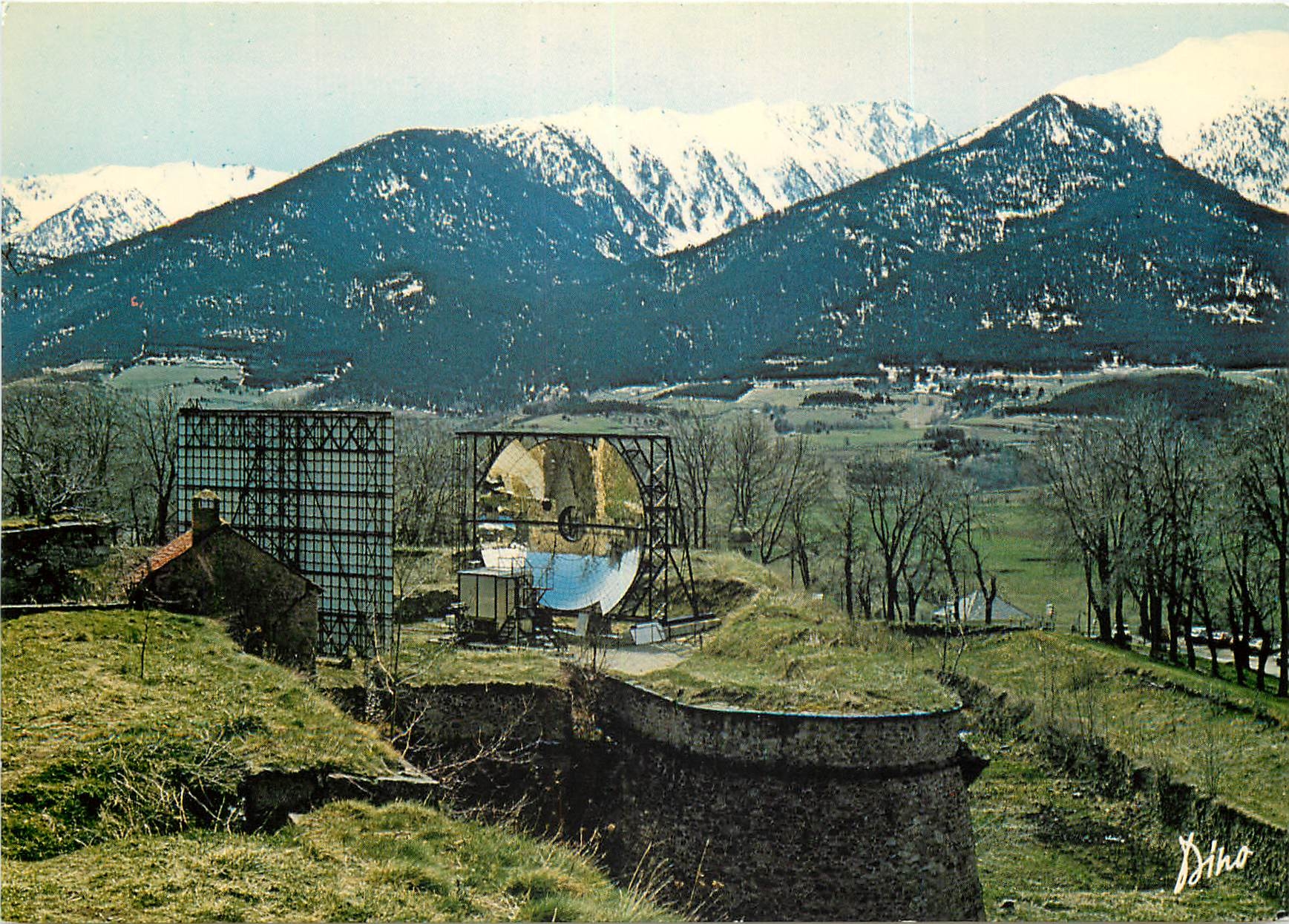Le Four Solaire — Mont-Louis (66210) — Dítho