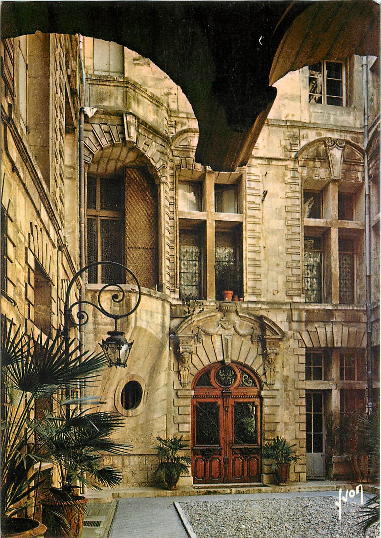 L'Hôtel de Sarret dit de la Coquille — Montpellier — Éditions d'Art A. Acquell