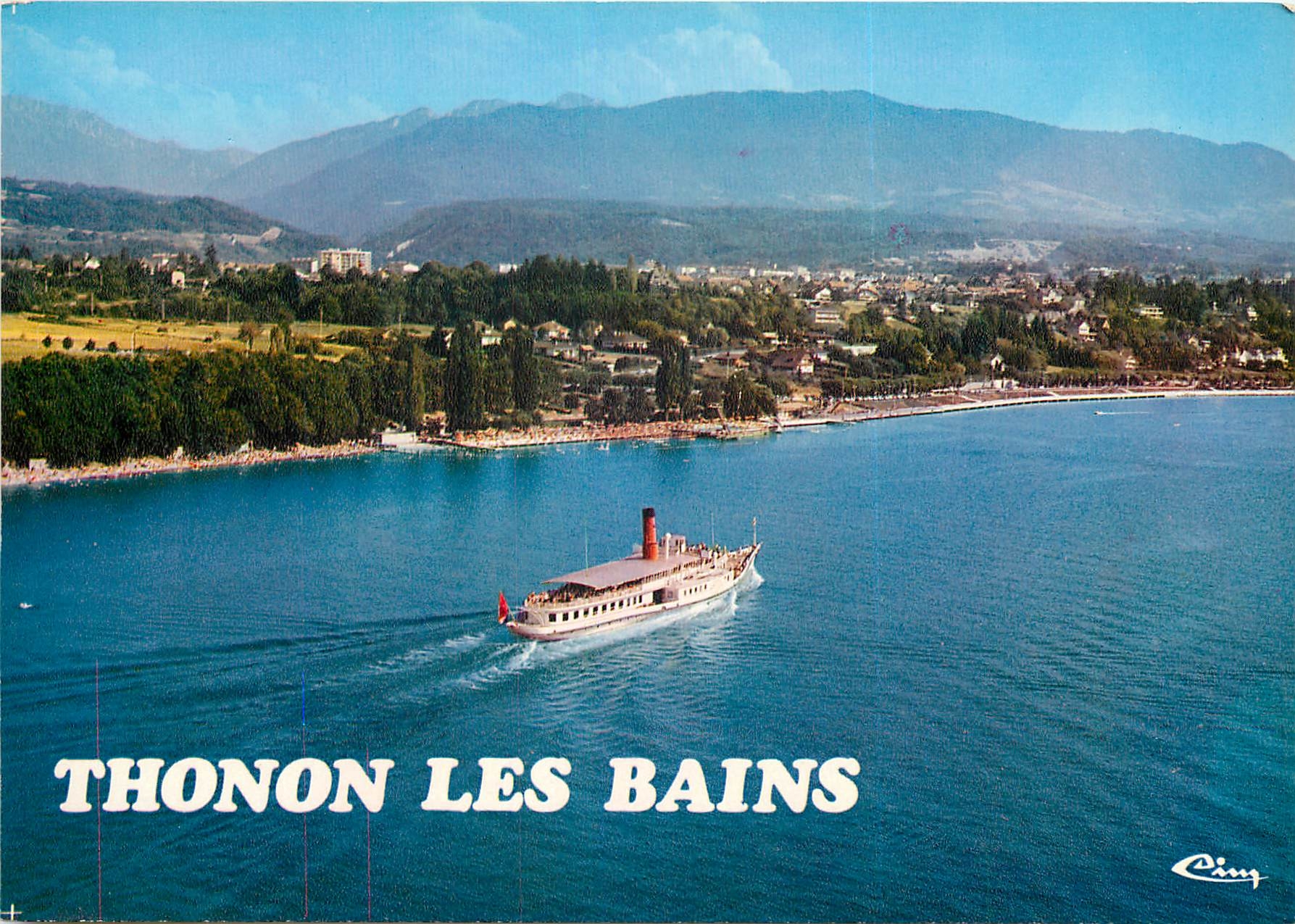 Thonon-les-Bains — vue aérienne avec bateau au large du quai — éditeur Cinq