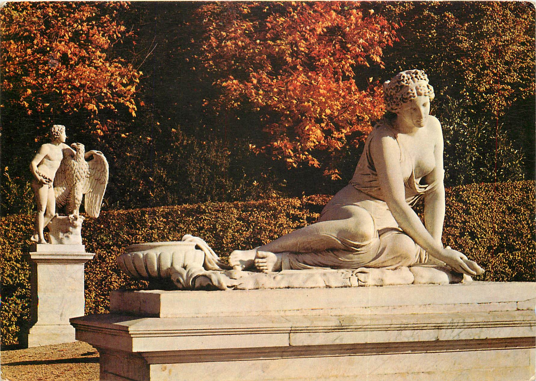 Versailles — Parterre de Latone — La Nymphe à la Coquille (Coysevox)