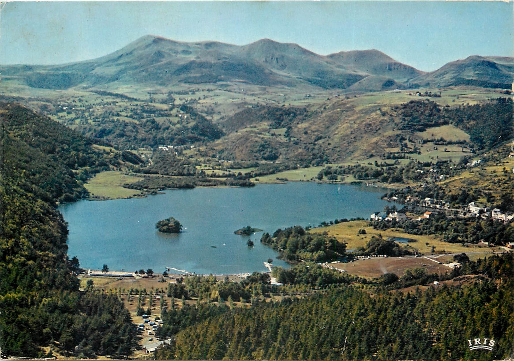 Lac Chambon — Vue aérienne — IRIS