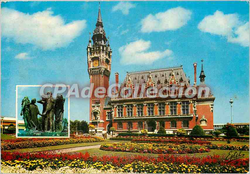 CPSM La Cote d'Opale Calais (Pas de Calais) L'Hotel de Ville ses jardins fleuris et le groupe des Bo