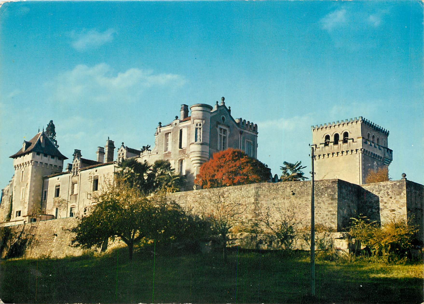 Château d'Auros — Abbaye Cistercienne Sainte-Marie du Rivet — Cliché Ste-Marie du Rivet