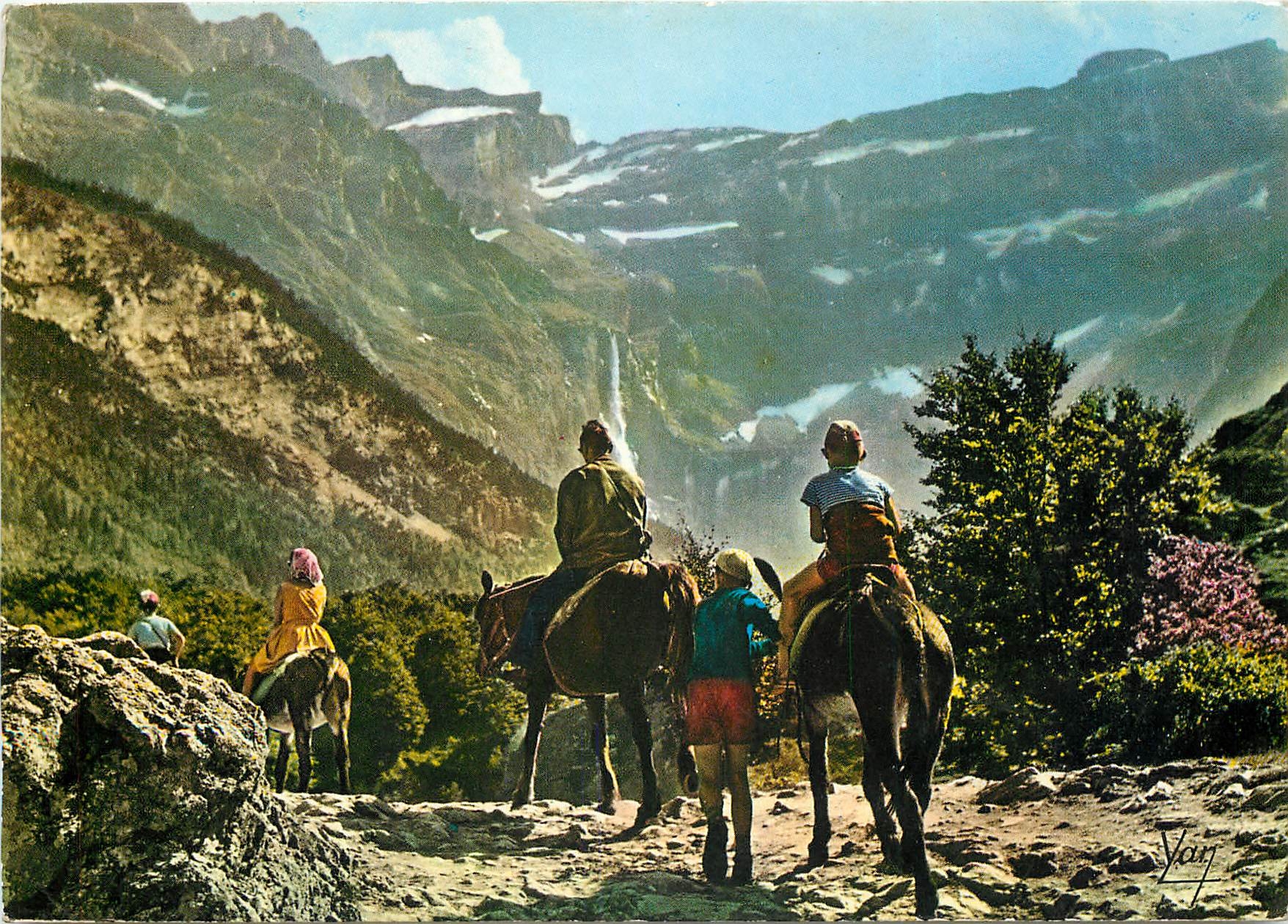 CPSM Nos Belles Pyrenees Gavarnie (H P) Depart pour le Cirque