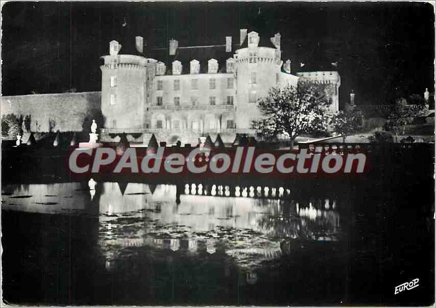 CPSM Saint Porchaire (Ch Mme) Chateau de la Roche Courbon (XVe s) le chateau la nuit lors du Spectac