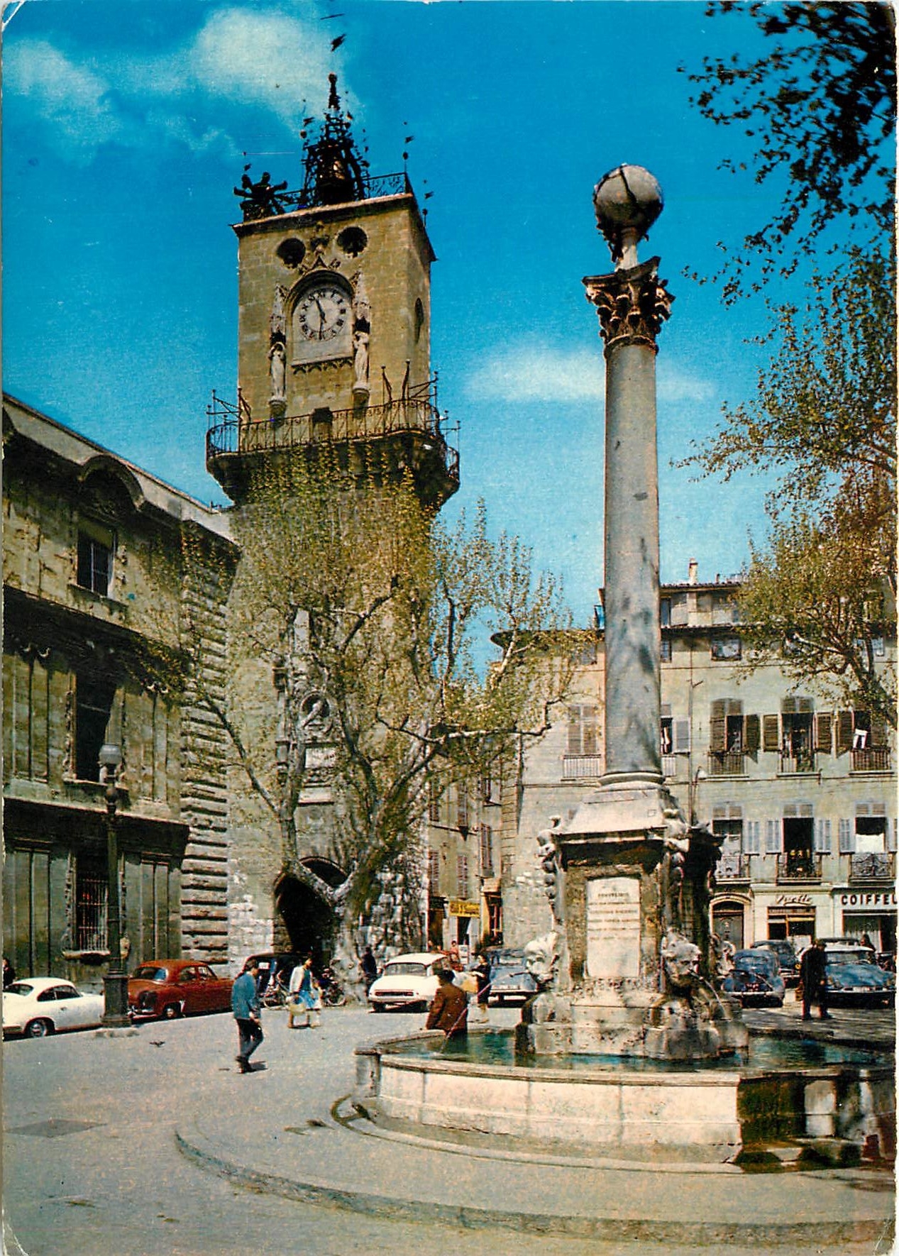 Aix-en-Provence — Place de la Mairie, la Fontaine et le Beffroi (XVIIIe s.) — Éditions de France
