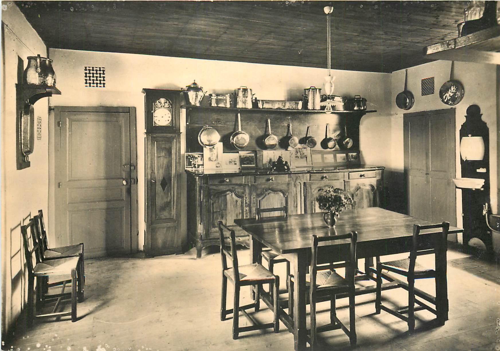 Saint-Vincent-sur-Jard (Vendée) — Maison de G. Clémenceau — La Cuisine