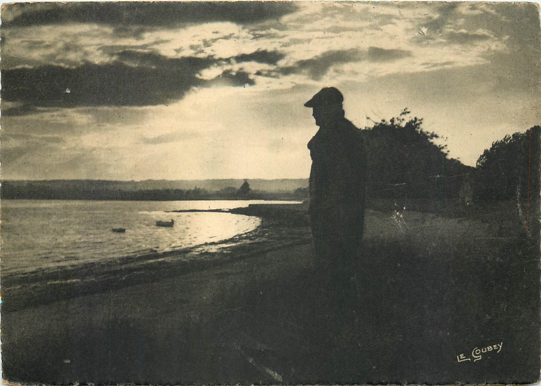 CPSM La Normandie Pittoresque effet de contre jour le soir pres de l'embouchure de la Salre a Revill