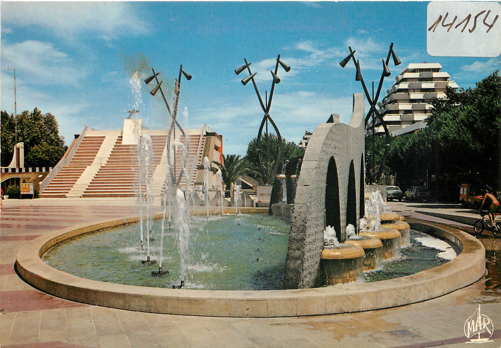Place du 1er Octobre — La Grande Motte — Éditions MAB