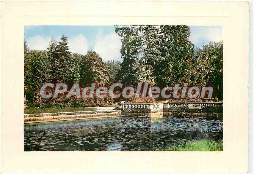 CPSM Richelieu (I et L) l'ancien pont du chateau et la Roseraie