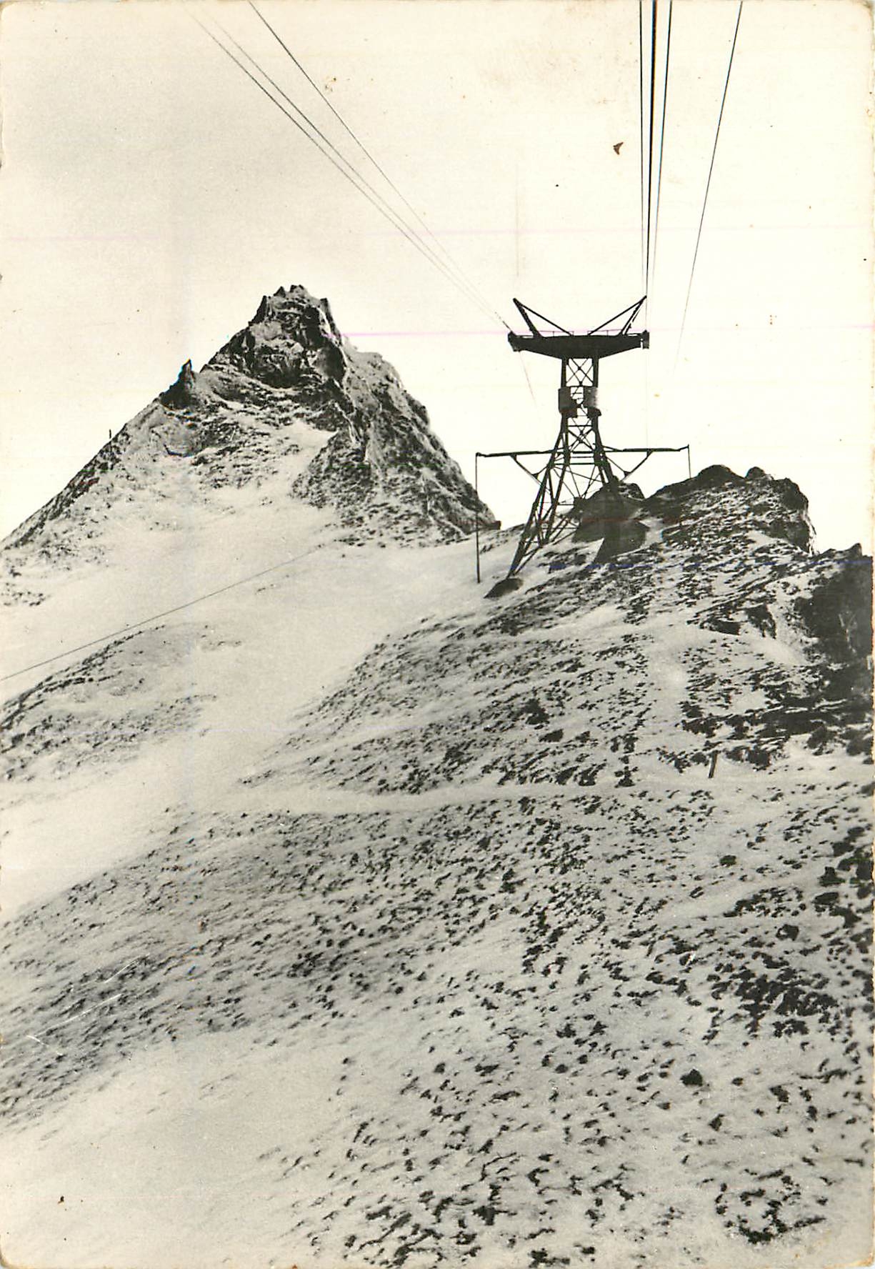 Téléphérique du Puy de Sancy — Pylône des Aiguilles — Éditions du Globe